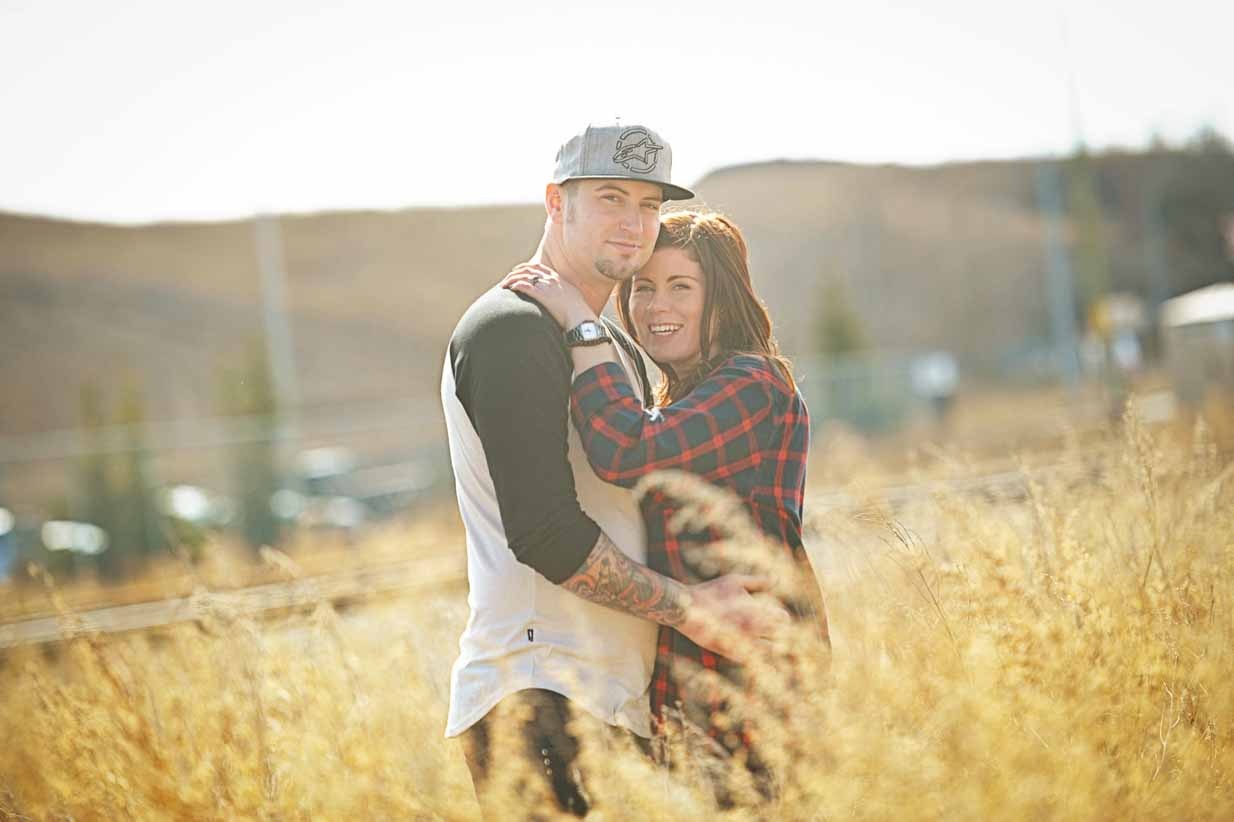 Field Cuddles | Calgary Engagement Photographer | SLIVER Photography