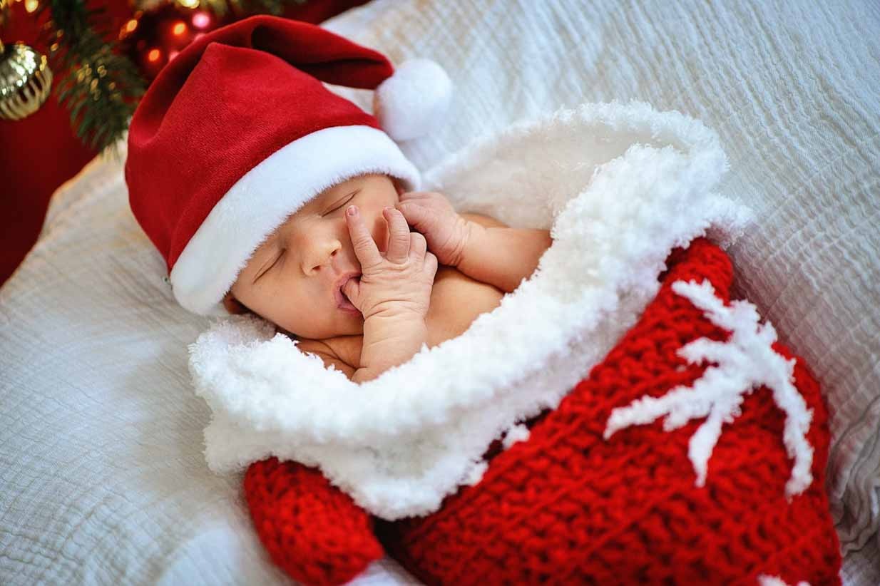 Christmas Newborn | Calgary Newborn Photographer | SLIVER Photography