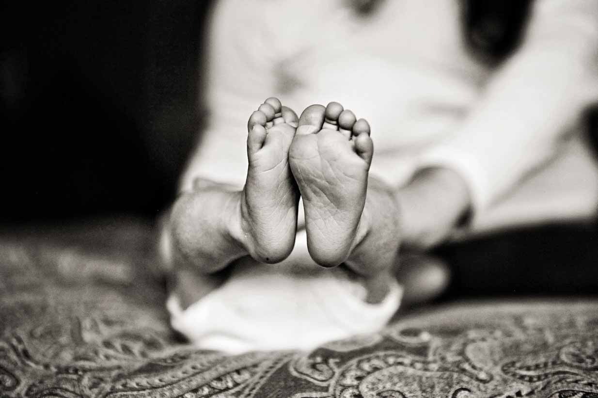 Baby feet | Calgary Newborn Photographer | SLIVER Photography