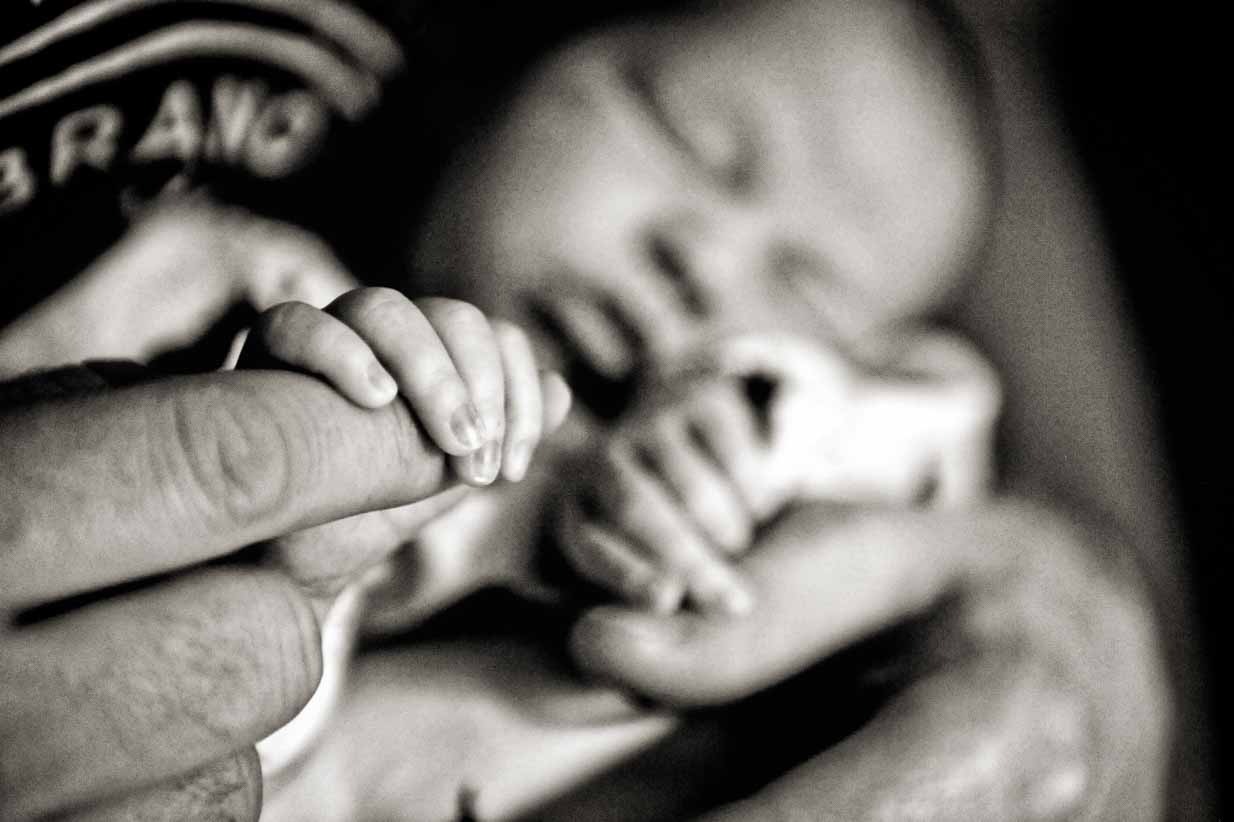 Baby hands | Calgary Newborn Photographer | SLIVER Photography
