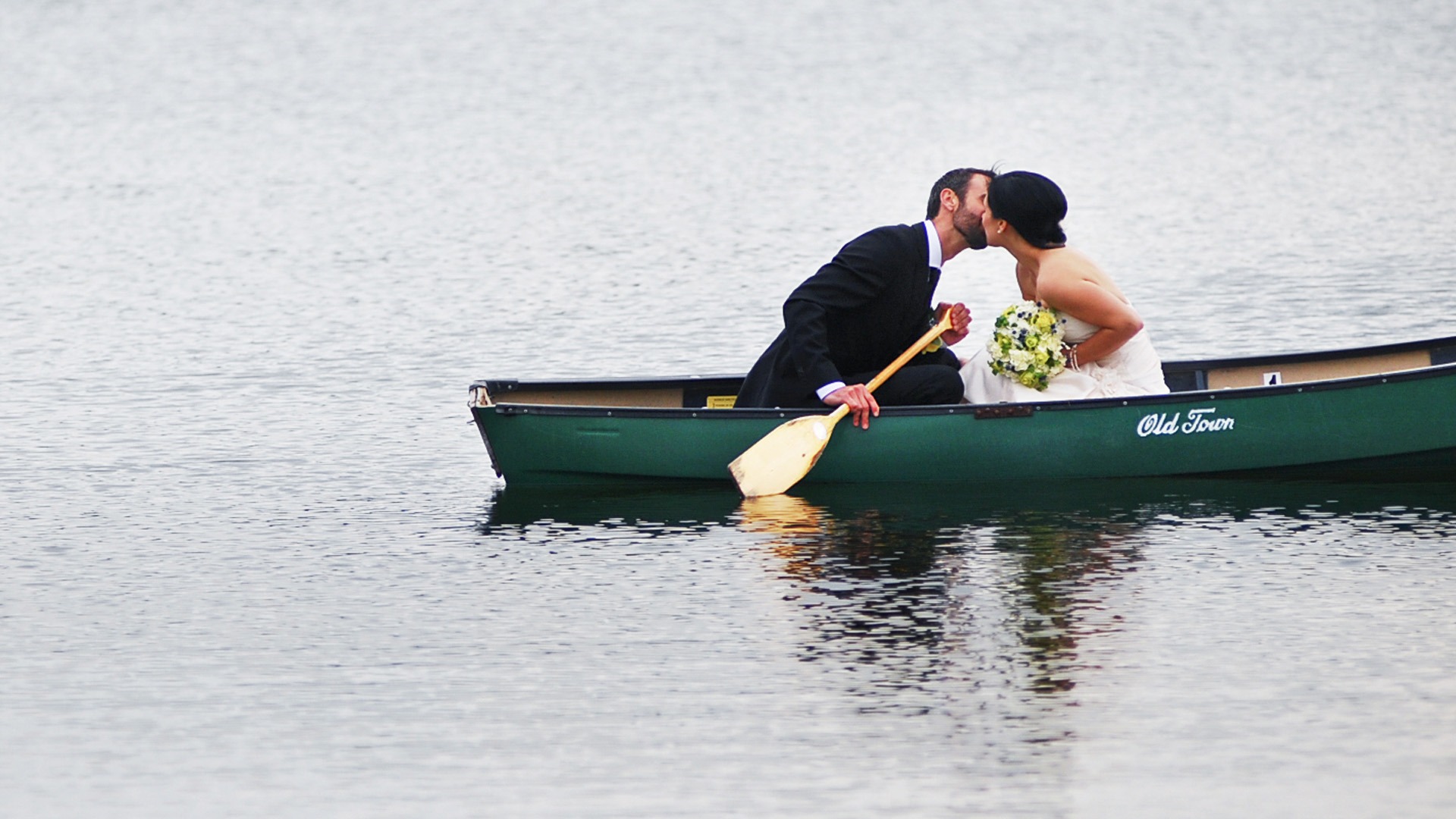 Destination Wedding Photographer | SlLIVER Photography | couple in a canoe